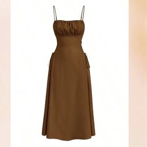 Brown dress‎